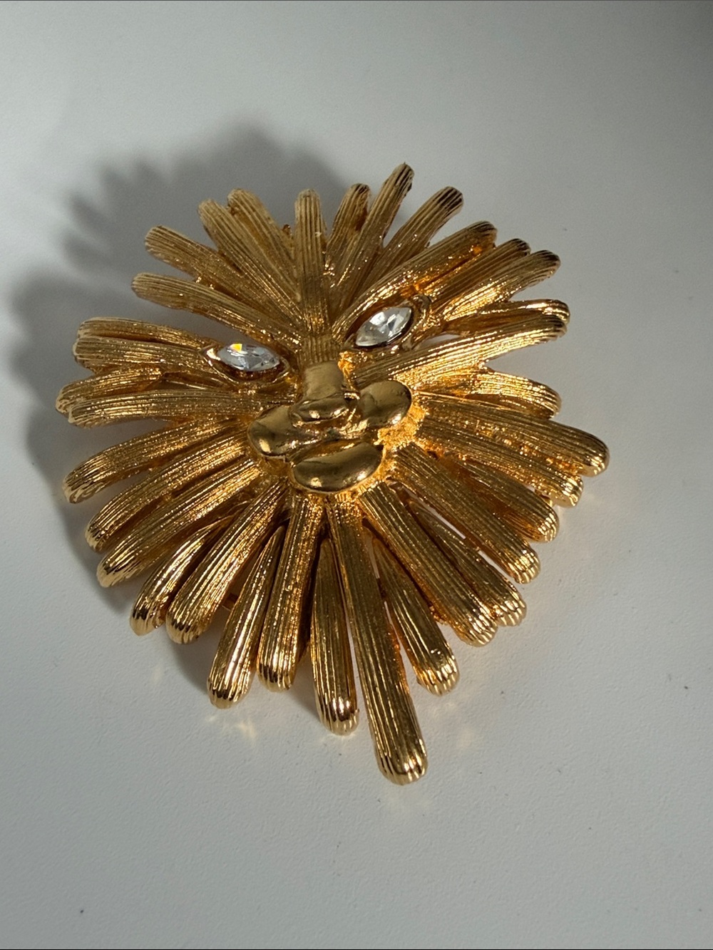 VTG Gold Tone Sun Face Leo Zodiac Brooch Rhinestone Eye Celestial Statement Pin.